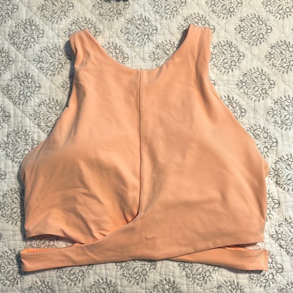 Athleta conscious cut out crop D-DD